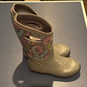 Bogs Kids Boots Gray with Pink and Green Pattern